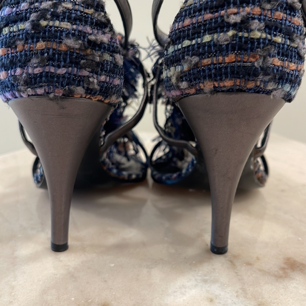 Chanel Rare Navy tweed and sequins Pewter leather Sandals Heels Size 7 US - Picture 7 of 16